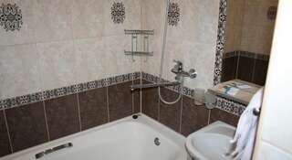 Гостевой дом Uyut Inn Димитровград Классический двухместный номер с общей ванной комнатой-15