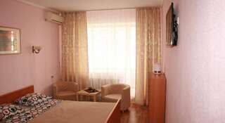 Гостевой дом Uyut Inn Димитровград Классический двухместный номер с 1 кроватью и балконом - Имеется общая ванная комната-15
